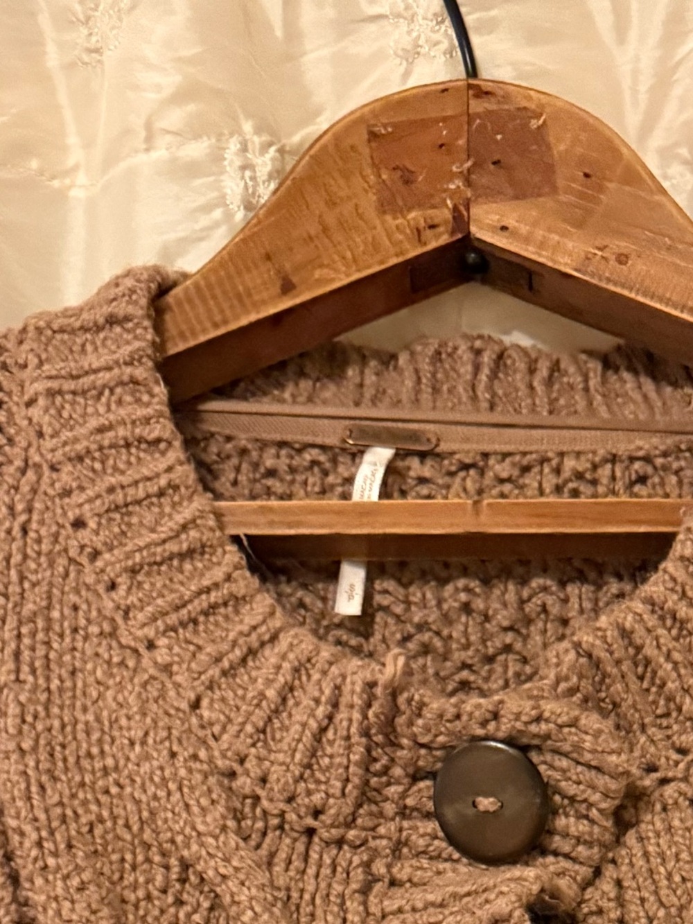 Free People Bonfire Cable Knit Cardigan Beaver Fur Brown Tan Chunky Sweater S - Picture 6 of 11